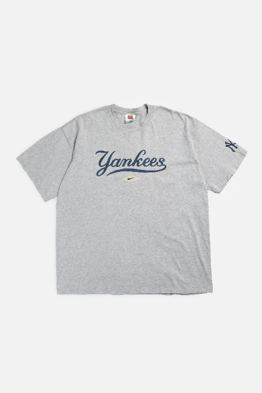 Vintage NY Yankees MLB Tee - XL Asymmetrical Pockets Print