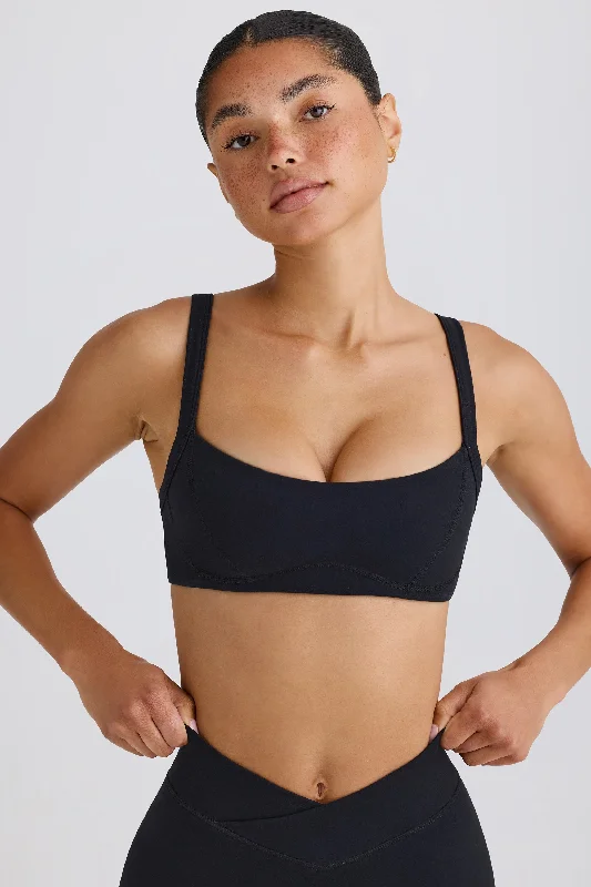 Soft Active Contrast-Trim Sports Bra in Black Contour Bra Style